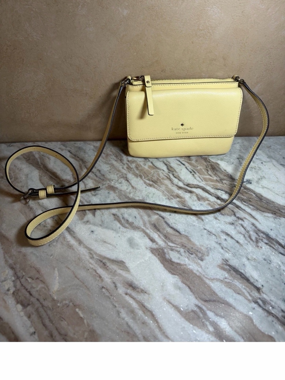 Kate Spade New York Yellow Small Crossbody Bag Zip/Magnetic, Detachable Strap - Picture 3 of 6